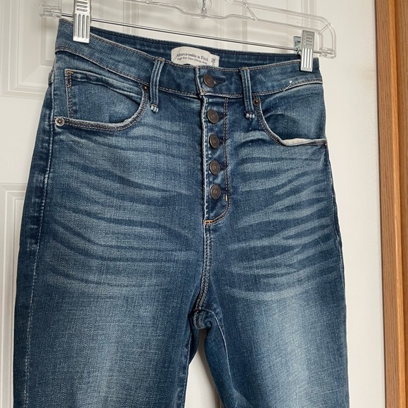 Abercrombie & Fitch Curve Love High Rise Super Skinny Ankle Jeans Size 2 Short - Picture 3 of 9